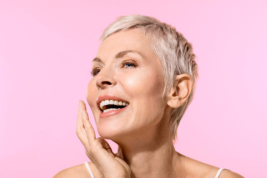 COLLAGÈNE & ACIDE HYALURONIQUE : LE DUO GAGNANT POUR UNE PEAU RAYONNANTE !